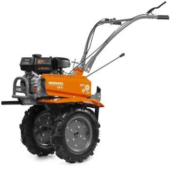 Мотоблок Daewoo Power DATM 3.1 с установленными фрезами и сцепкой