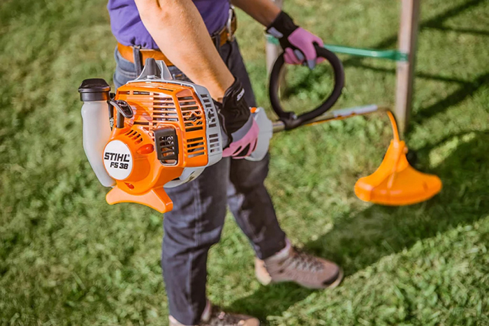Триммер STIHL FS 38 – общий вид и рабочий процесс