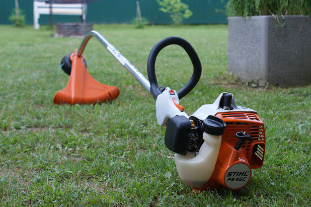 Удобная круговая рукоятка и компактный дизайн STIHL FS 38