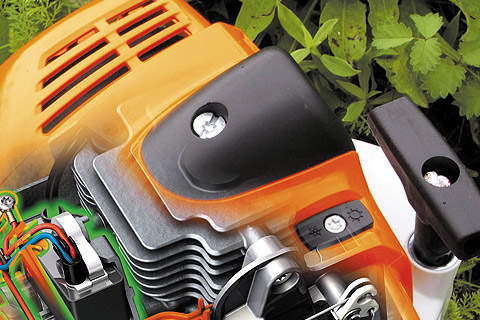 Удобная двухручная рукоятка и антивибрация STIHL FS 460