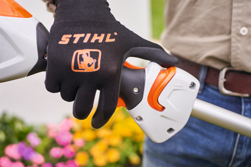 Регулируемая рукоятка и поворотная головка триммера STIHL FSE 52